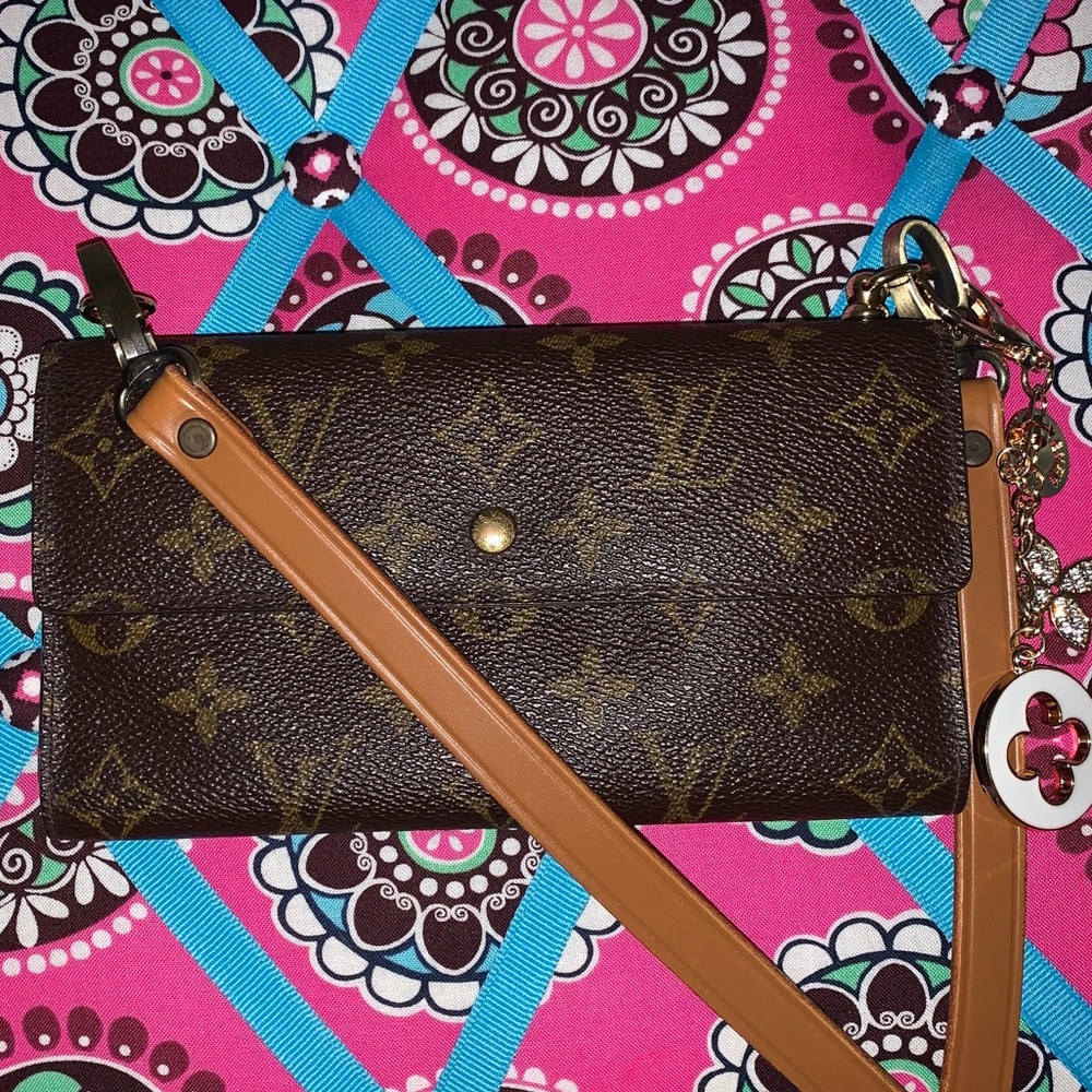 Louis Vuitton Vintage Wallet on Chain Crossbody - Picture 12 of 13